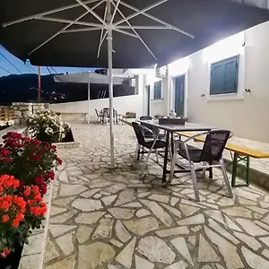 Dina's Appartement