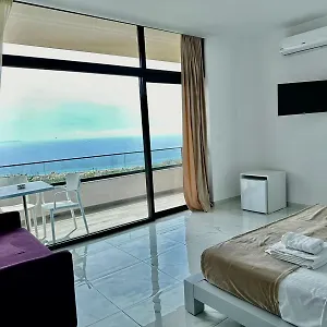 Wait 'n Sea Himarë
