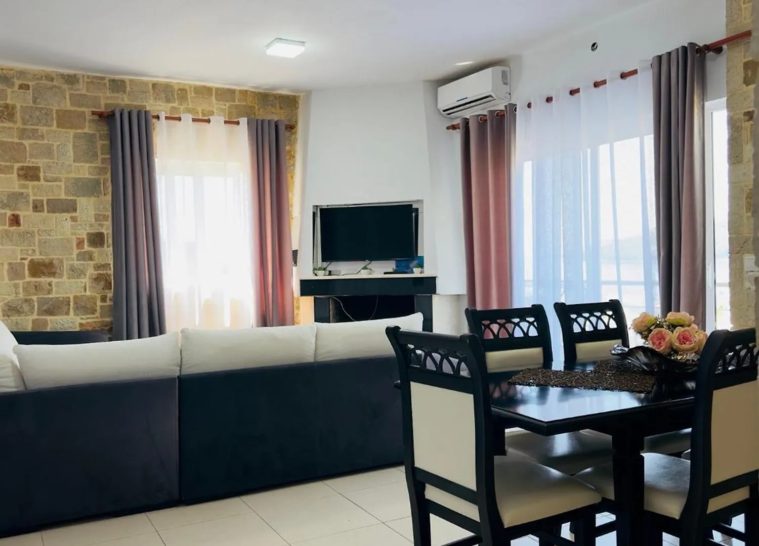 Villa Merkuri Himarë Apartamento