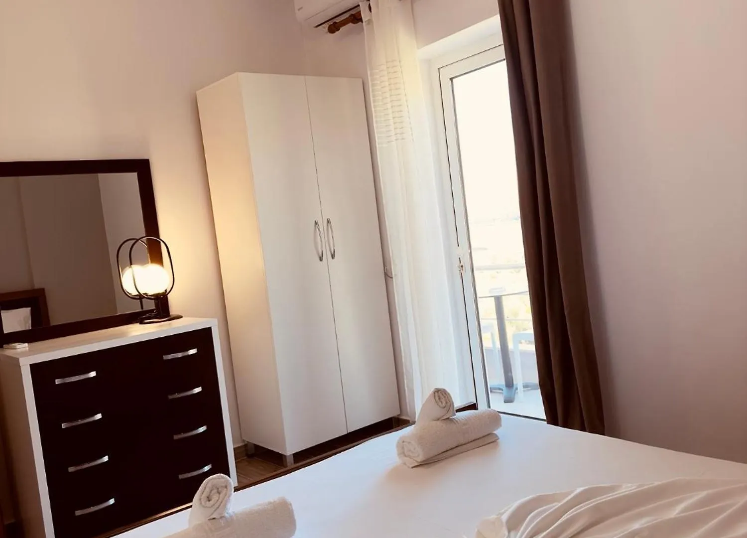 Villa Merkuri Himarë