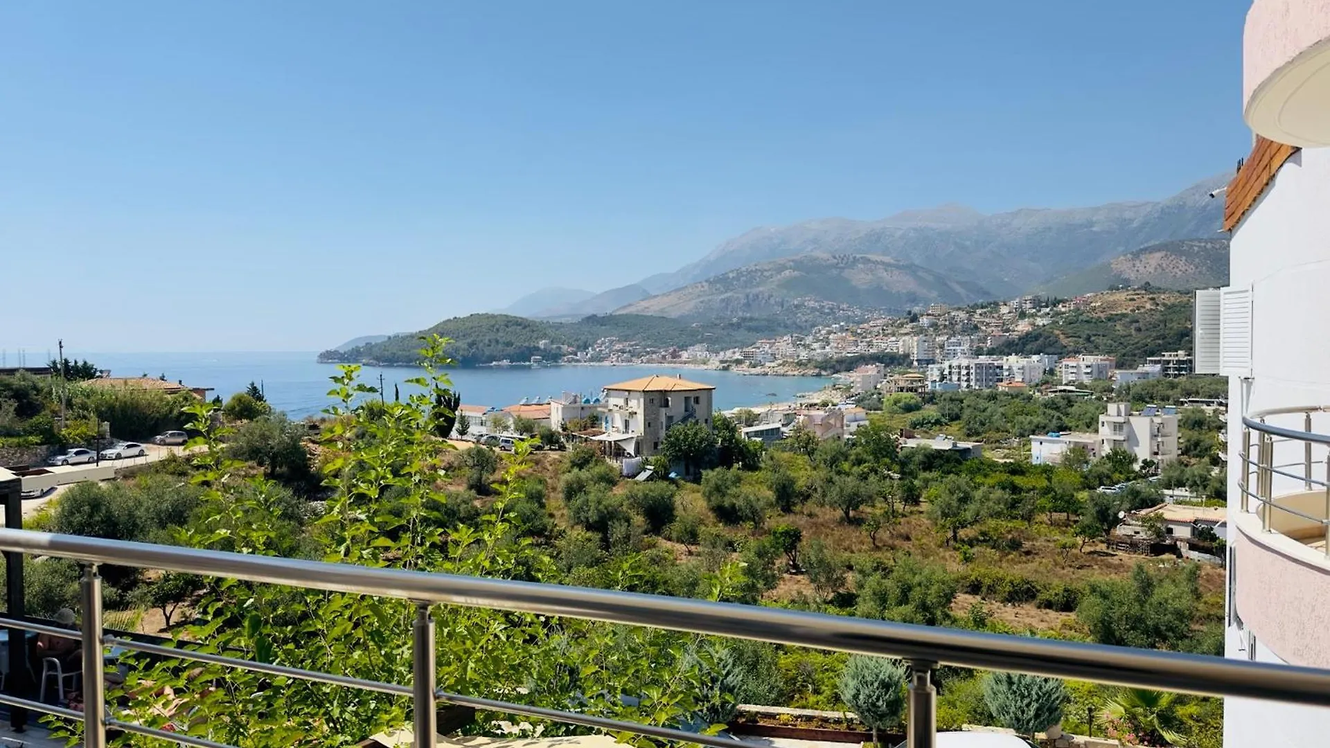 Villa Merkuri Himarë Appartement